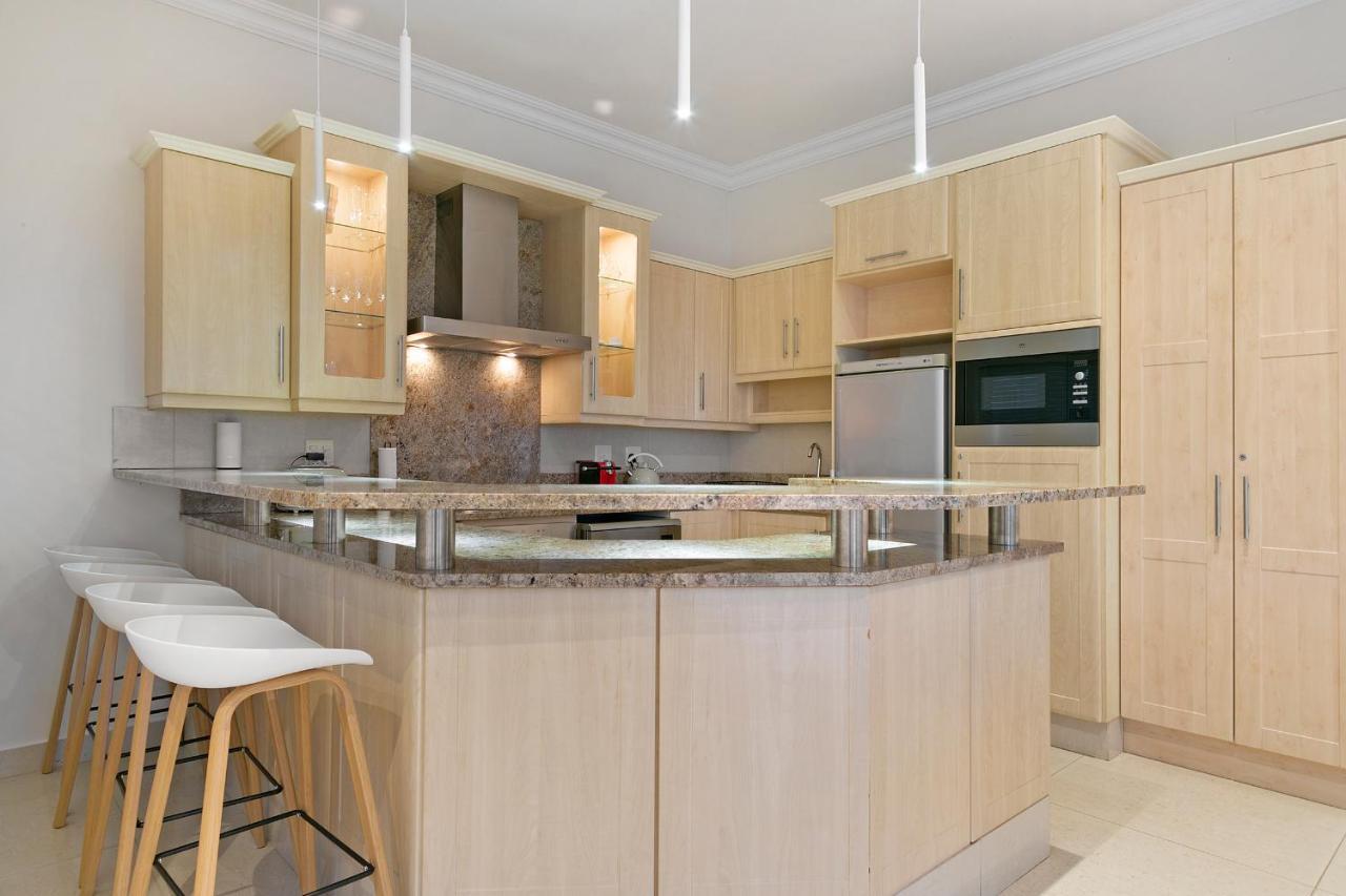 Two Luxury - 9-bed - Lyonesse & Lyons Den * Cape Town