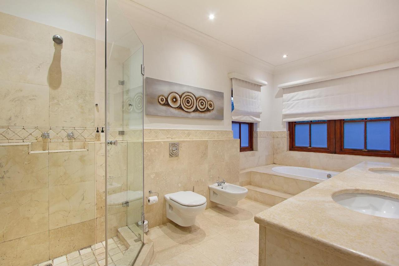 Villa Two Luxury - 9-bed - Lyonesse & Lyons Den