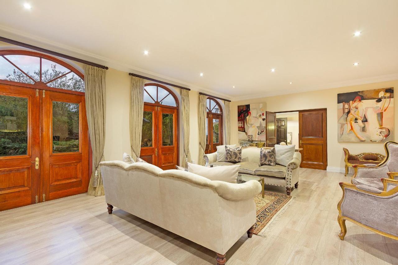 Two Luxury - 9-bed - Lyonesse & Lyons Den Cape Town