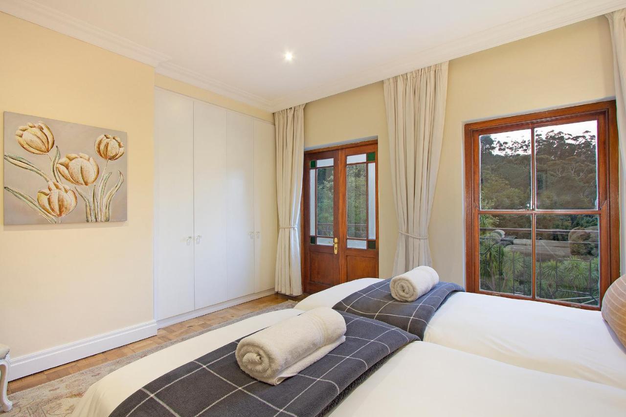 Two Luxury - 9-bed - Lyonesse & Lyons Den