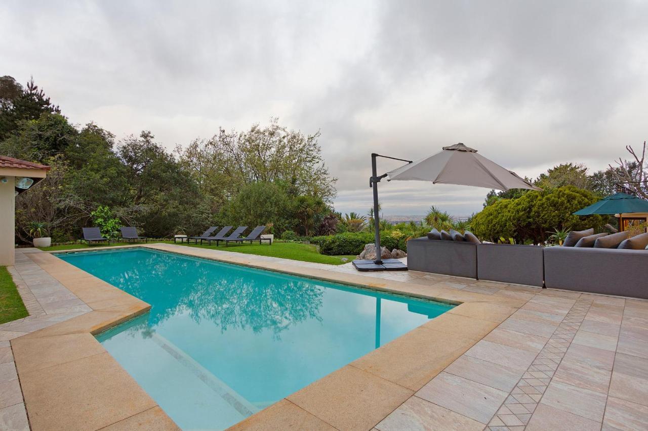 Villa Two Luxury - 9-bed - Lyonesse & Lyons Den