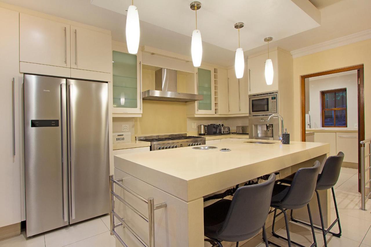 Villa Two Luxury - 9-bed - Lyonesse & Lyons Den Cape Town