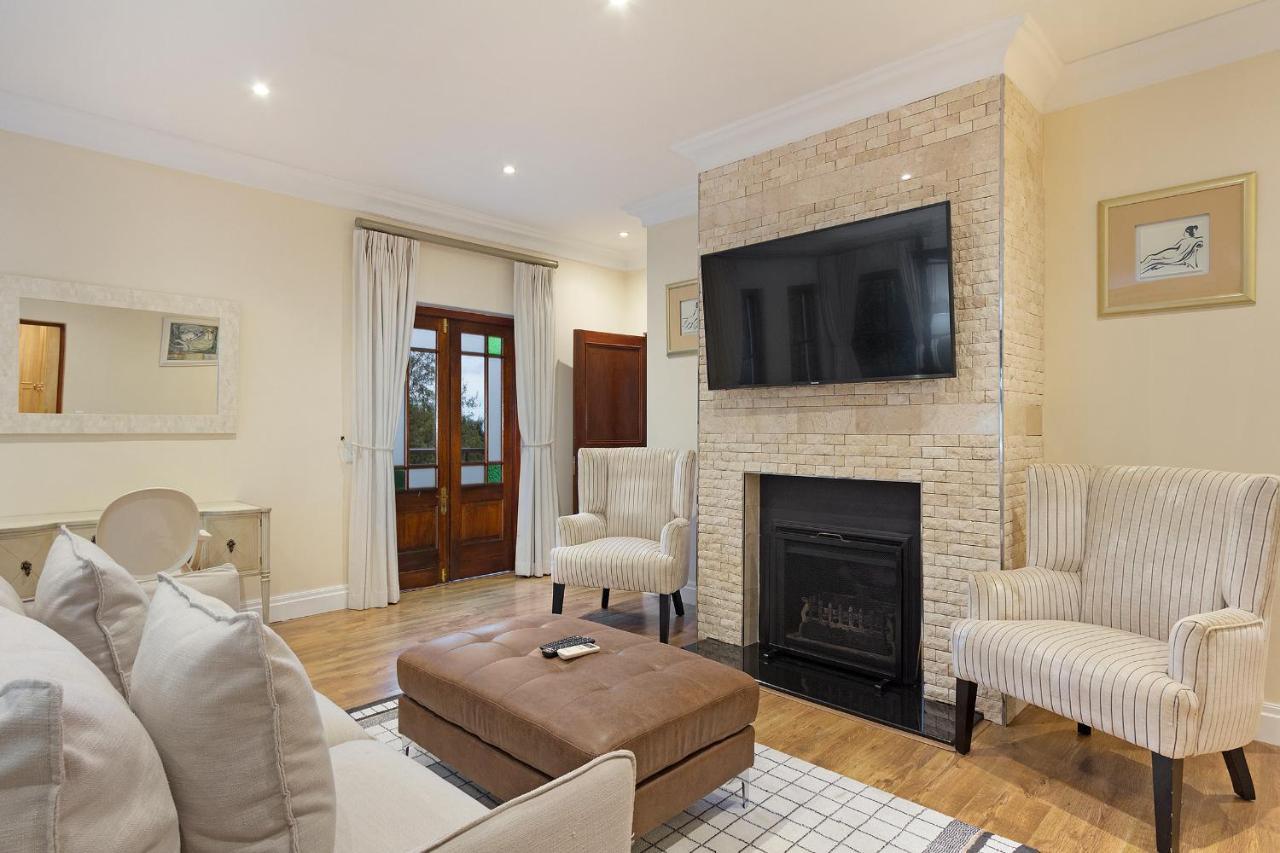 Two Luxury - 9-bed - Lyonesse & Lyons Den Cape Town