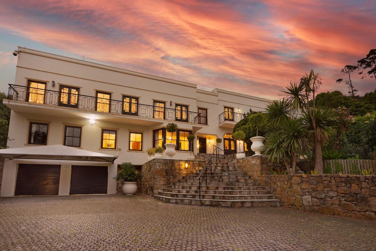 Villa Two Luxury - 9-bed - Lyonesse & Lyons Den *