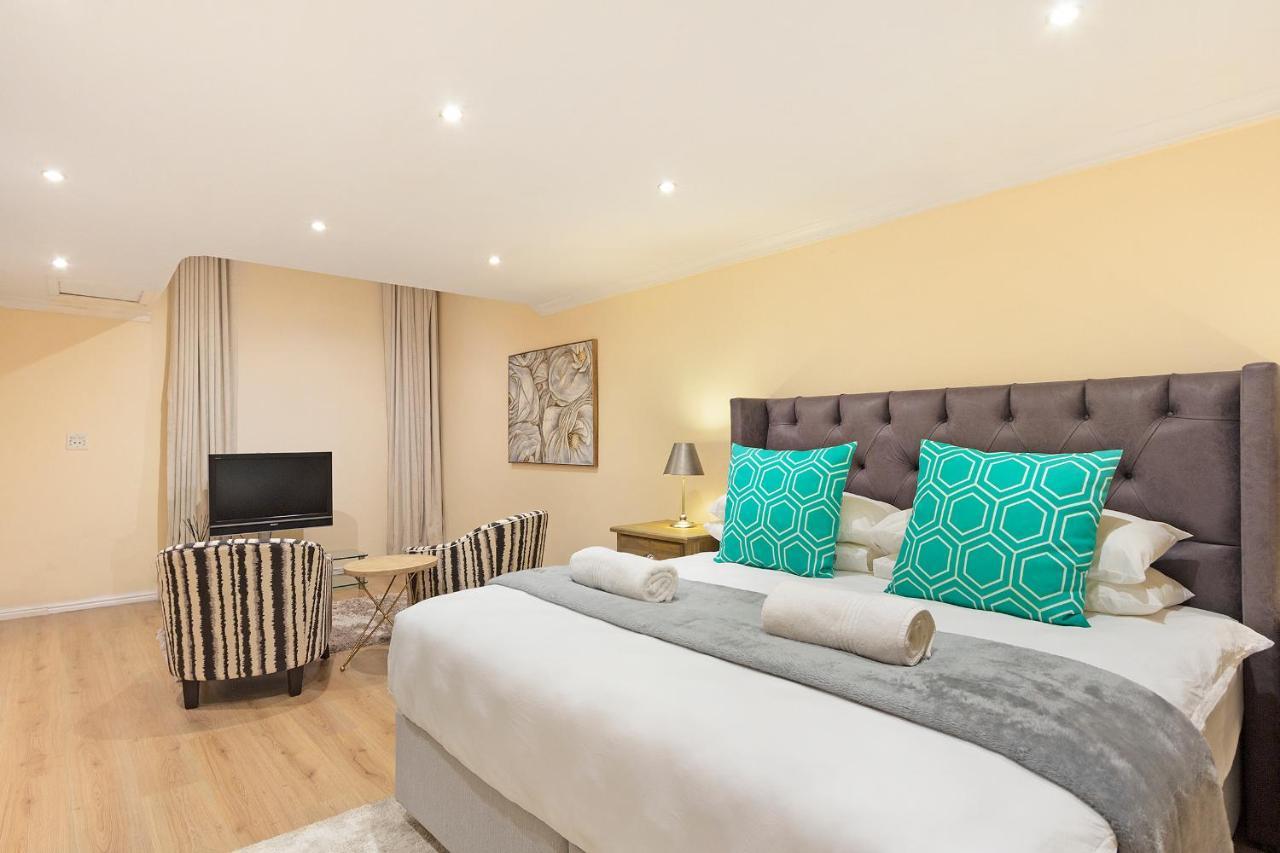 Two Luxury - 9-bed - Lyonesse & Lyons Den Cape Town