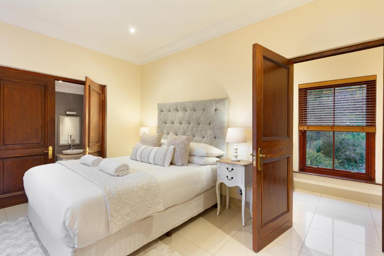 Villa Two Luxury - 9-bed - Lyonesse & Lyons Den *