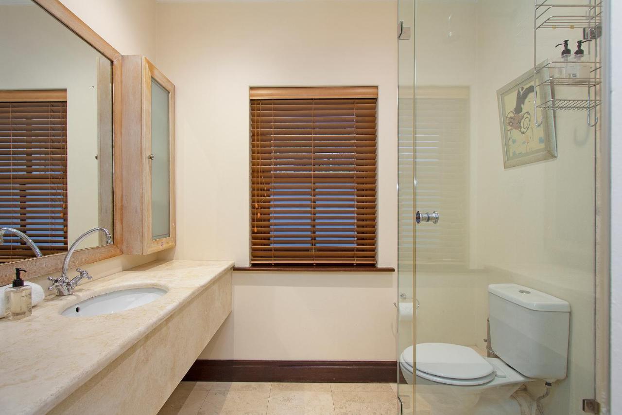 Villa Two Luxury - 9-bed - Lyonesse & Lyons Den